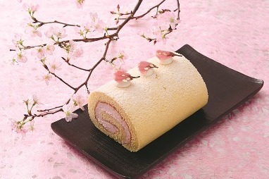 大丸東京店に春限定の桜スイーツ全100種集結 桜の塩漬けを飾った和風ロールケーキや花びらクッキーなど ファッションプレス