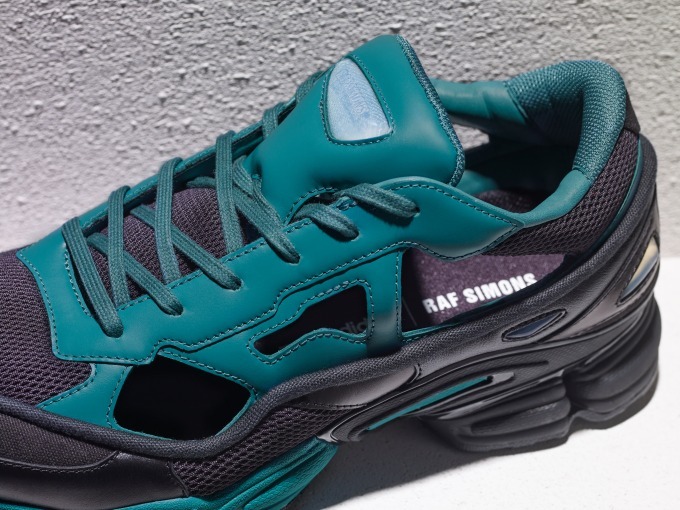 アディダス バイ ラフ・シモンズ(adidas by Raf Simons) オズウィーゴ｜写真5