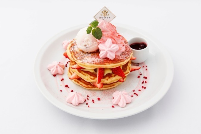 パンケーキ専門店バターの春限定“桜”メニュー、桜アイス＆苺を重ねた 