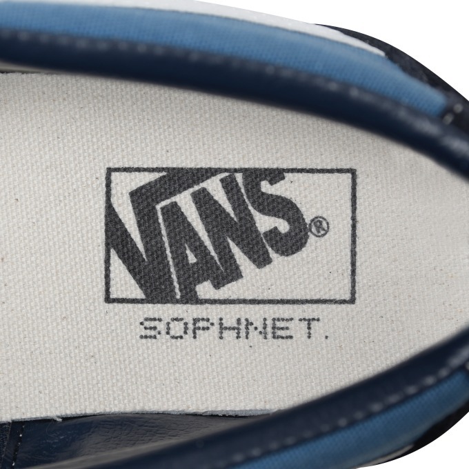 写真2 9 ソフネットとvansがコラボ ライトブルーのジップ付き