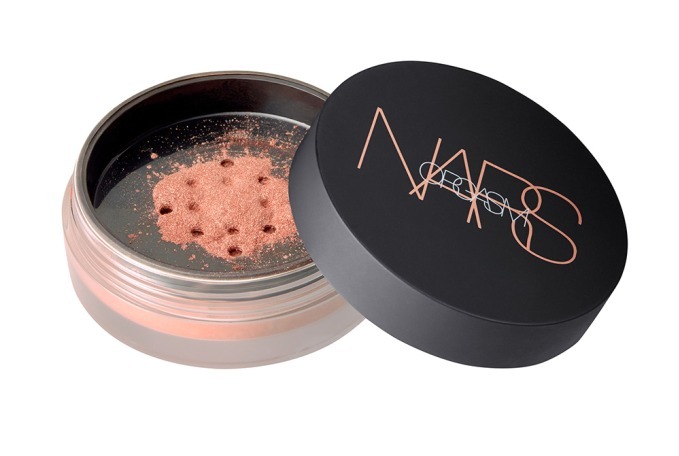 NARS イルミネイティング ルースパウダー 5245 3,200円+税 <新商品 width="679" height="456">