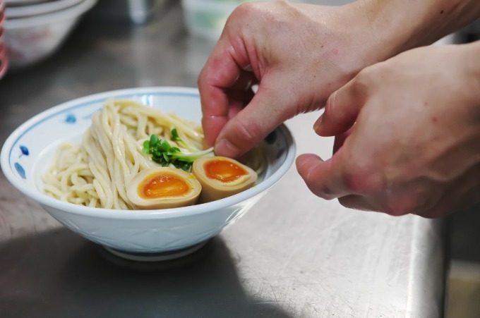 大阪発ラーメン店「サバ6製麺所」成城学園前に東京初進出 - 鯖×醤油スープの親しみあふれる味わい｜写真5