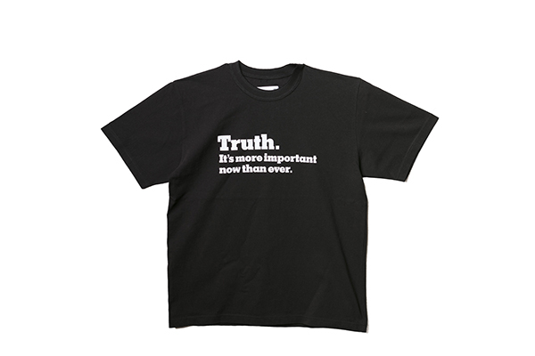 sacai×NYタイムズ紙「Truth」”ジャーナリズムの自由”をＴシャツや