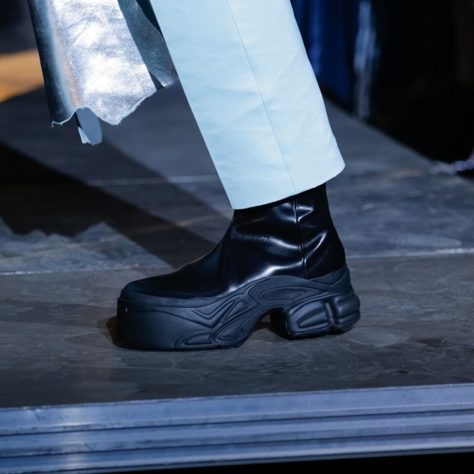 アディダス バイ ラフ・シモンズ(adidas by Raf Simons) オズウィーゴ｜写真3