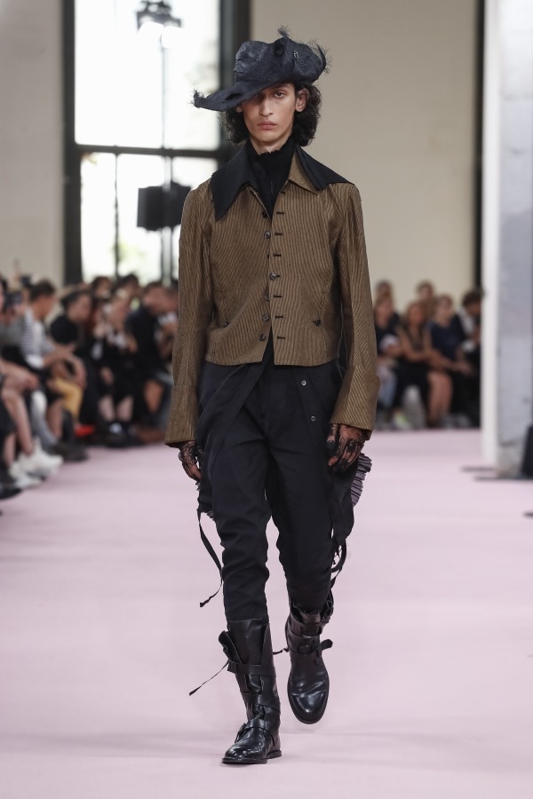 アン ドゥムルメステール(ANN DEMEULEMEESTER) 2019年春夏ウィメンズ&メンズコレクション  - 写真33