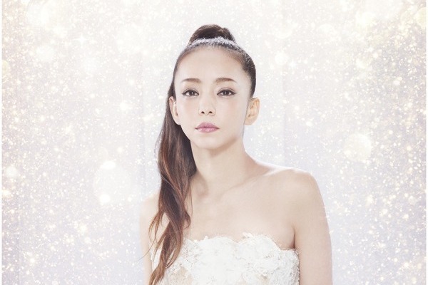 安室奈美恵の軌跡を辿る展覧会 衣装 映像でライブ空間を再現 東京 大阪 福岡 沖縄で ファッションプレス