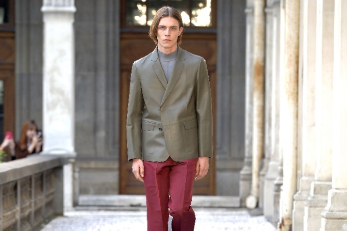 ダンヒル 19年春夏コレクション - 英国紳士のスーツスタイルを現代的に
