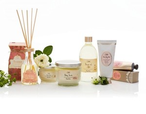 SABON“グリーン ローズ”の香り「ボディスクラブ」＆「シャワーオイル