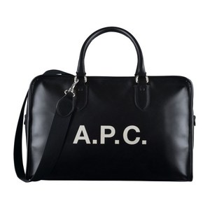 A.P.C. ボーリングバッグ」大胆ブランドロゴ入り新作ボストンバッグ - ファッションプレス