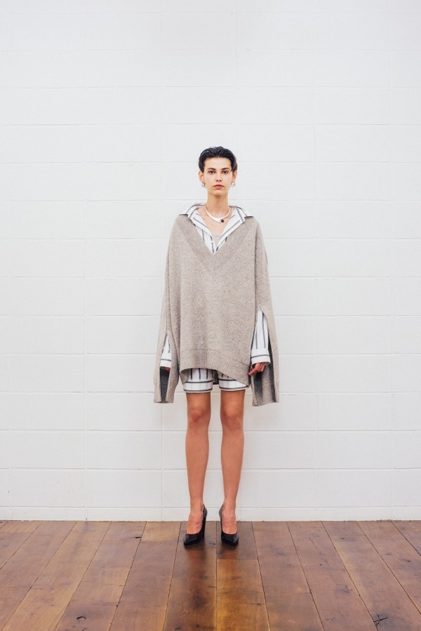 写真11 13 秋冬セーターのレディースコーデ ざっくりニット ゆるニットの着こなしを人気ブランドから紹介 ファッションプレス