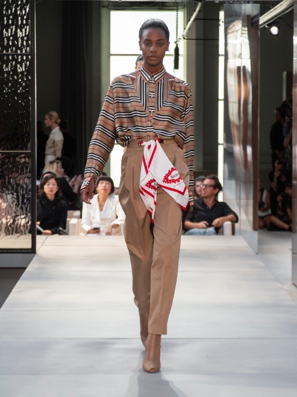 バーバリー(BURBERRY) 2019年春夏ウィメンズコレクション  - 写真29