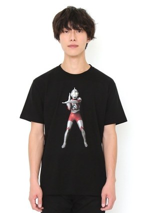 グラニフ「ウルトラマン」Tシャツ、