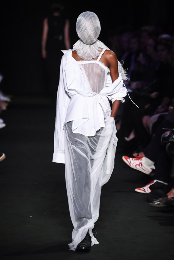 アン ドゥムルメステール(ANN DEMEULEMEESTER) 2019年春夏ウィメンズコレクション シルエット - 写真10