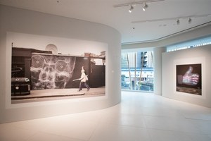 バリー、“X線アート”を描くSHOK-1とコラボ - バリー銀座店で展覧会