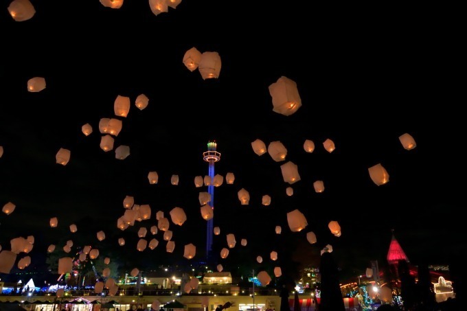 西武園ゆうえんちの“光の祭典”「ホワイトランタジア」巨大オブジェ展示やランタン飛ばしなど｜写真3