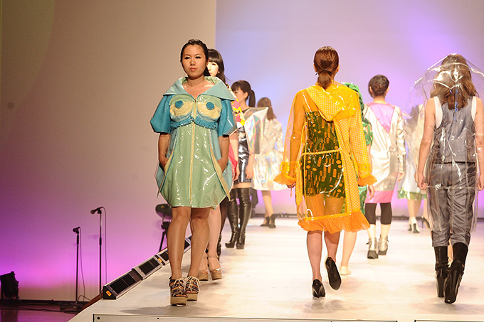 文化服装学院で学生によるファッションショー - 高校生日本一のファッションデザインコンテストの発表も｜写真6
