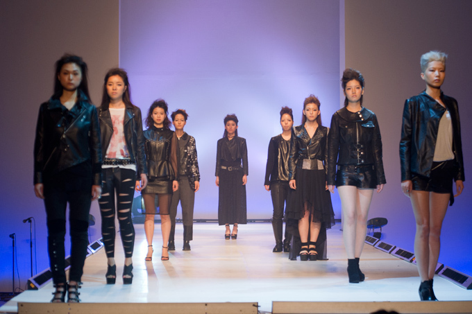 文化服装学院で学生によるファッションショー - 高校生日本一のファッションデザインコンテストの発表も｜写真46