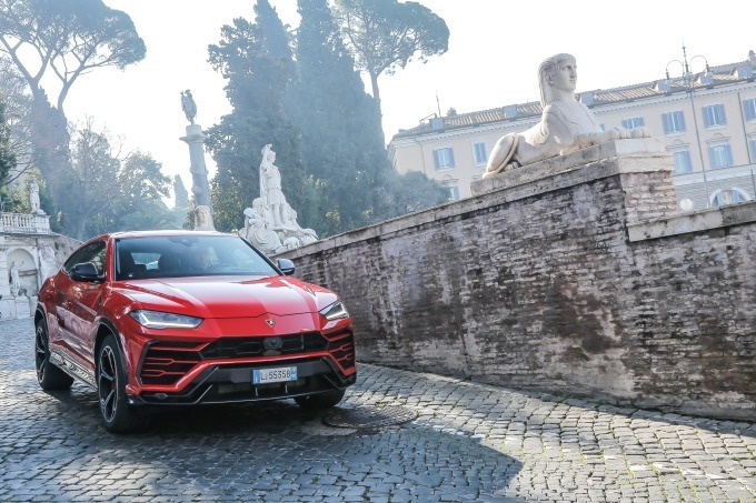 ランボルギーニ「ウルス」"世界最速"SUV、スポーツカー由来のラグジュアリーなデザイン｜写真31