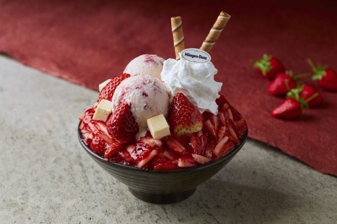 ソルビンから ハーゲンダッツ アイスクリームをのせた苺づくしのフワフワ贅沢かき氷 ファッションプレス