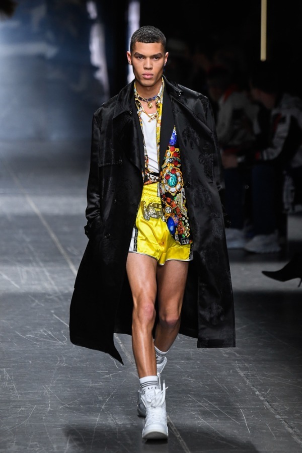 ヴェルサーチェ(VERSACE) 2019-20年秋冬メンズコレクション  - 写真77