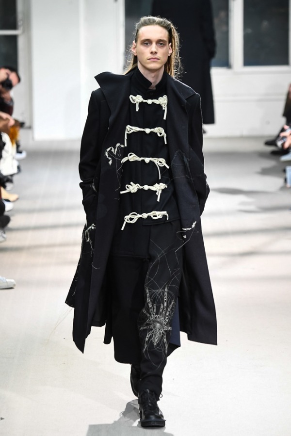 ヨウジヤマモト(Yohji Yamamoto) 2019-20年秋冬メンズコレクション