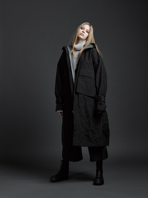写真34 42 レディース 黒のモッズコートを使ったコーディネート着用 コレクションルックギャラリー ファッションプレス