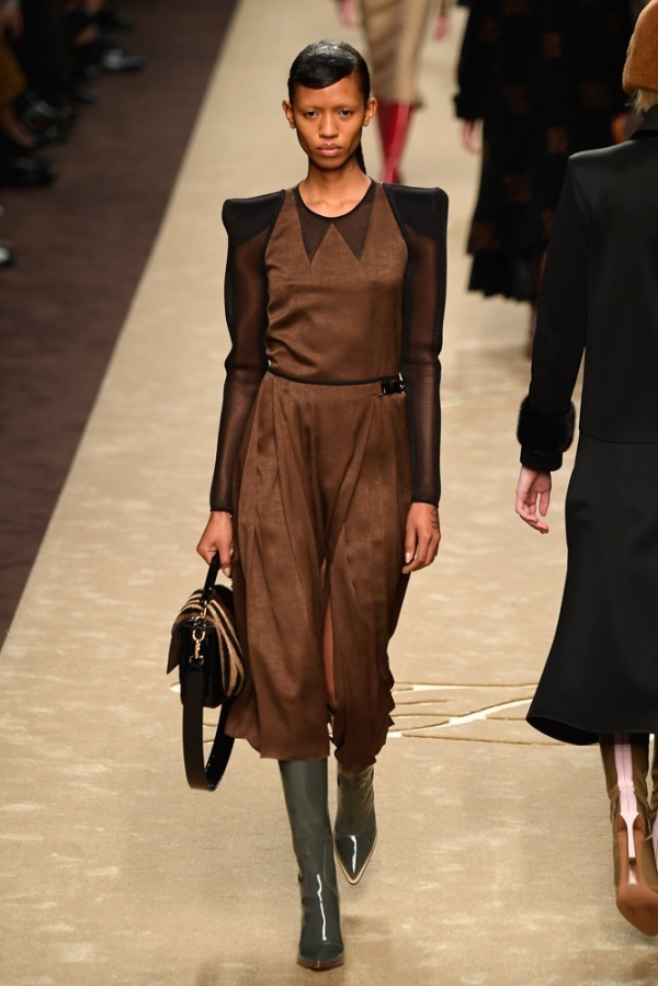 フェンディ(FENDI) 2019-20年秋冬ウィメンズコレクション  - 写真53