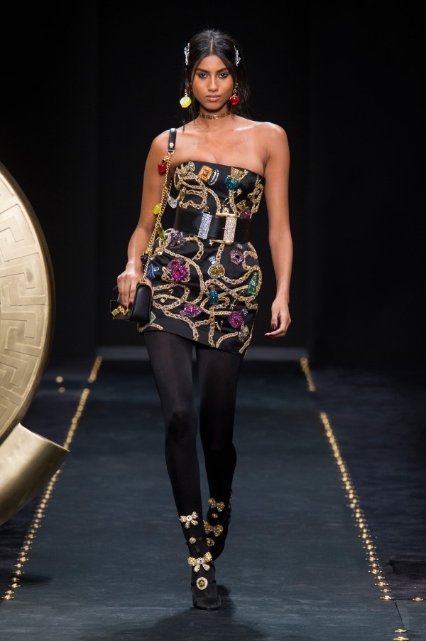 ヴェルサーチェ(VERSACE) 2019-20年秋冬ウィメンズコレクション  - 写真56