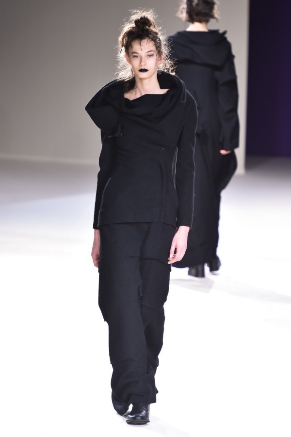 ヨウジヤマモト(Yohji Yamamoto) 2019-20年秋冬ウィメンズコレクション  - 写真9