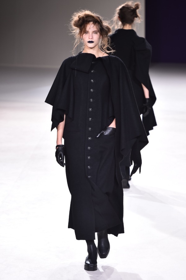 ヨウジヤマモト(Yohji Yamamoto) 2019-20年秋冬ウィメンズコレクション  - 写真30