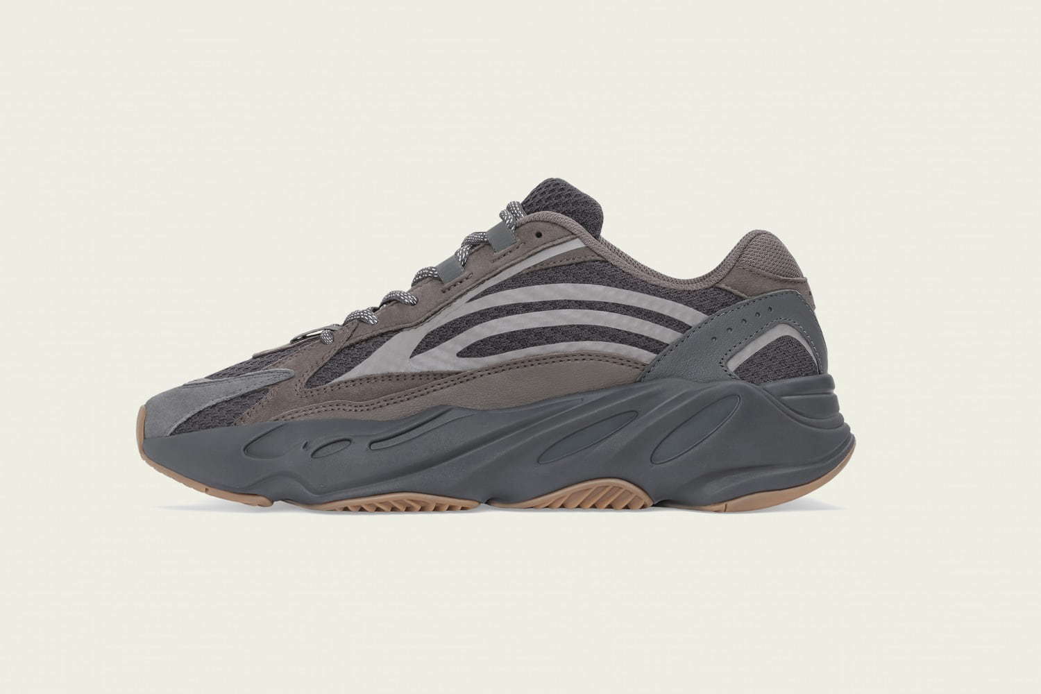 アディダス(adidas) YEEZY BOOST 700 V2｜写真2