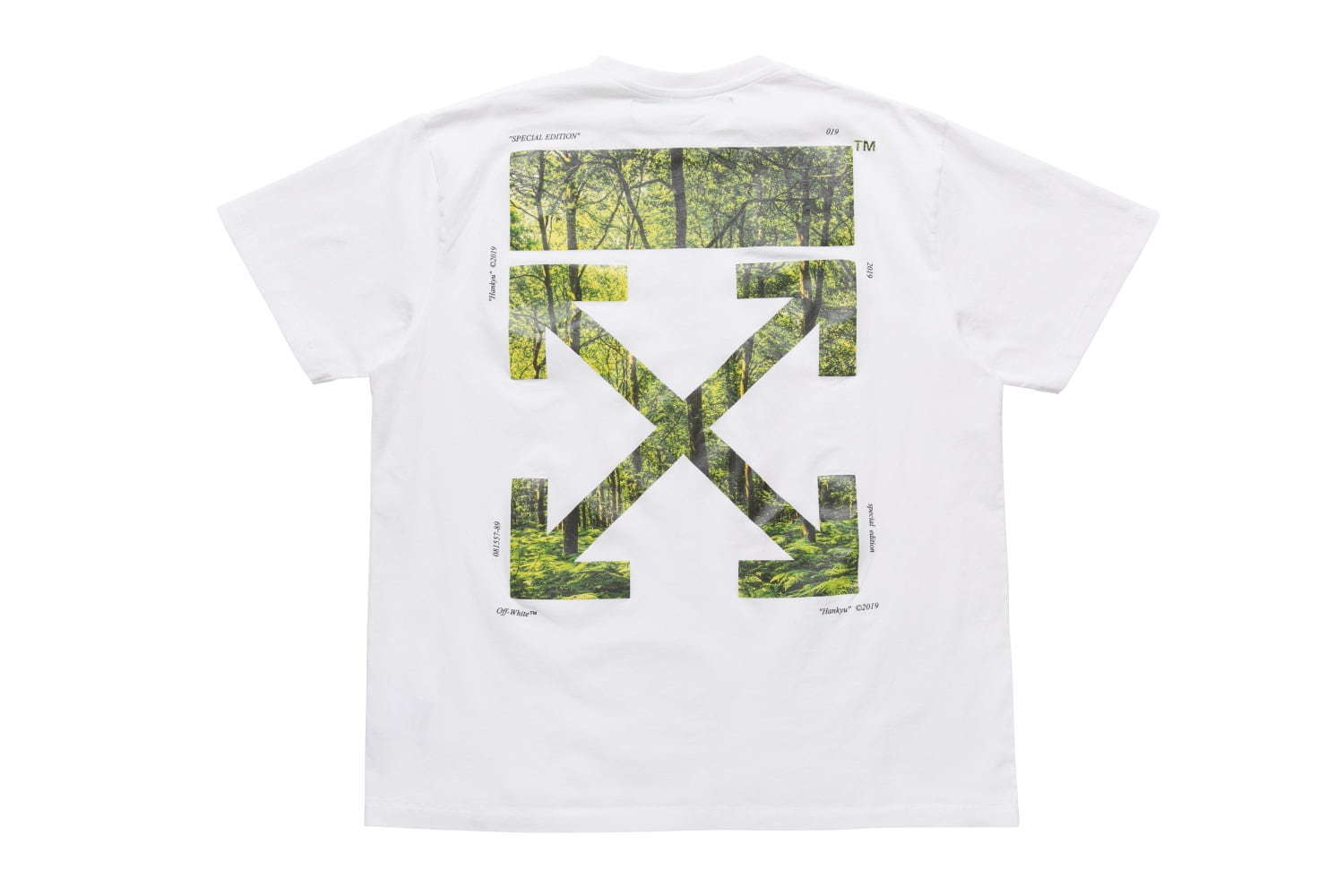 オフ ホワイト新コンセプトショップ ランドスケープ 阪急メンズ東京に 森林風景モチーフの限定tシャツ ファッションプレス