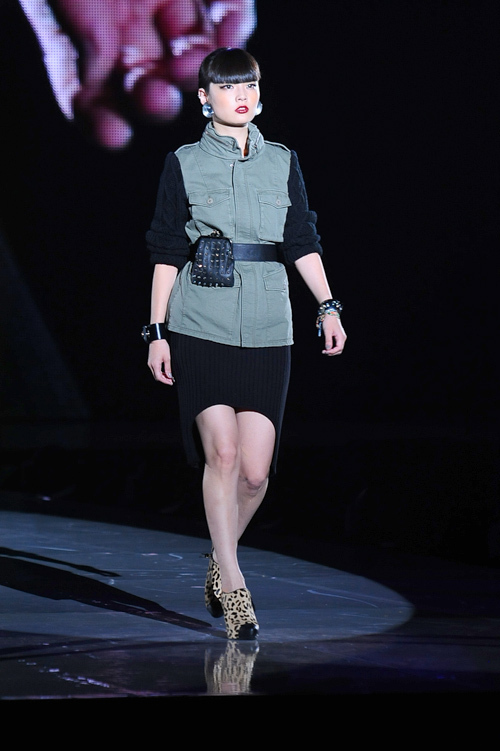 東京ランウェイ 2012A/W 2ndステージ - EMODAなどの人気ブランド、ベッキーや小島よしおも出演｜写真111