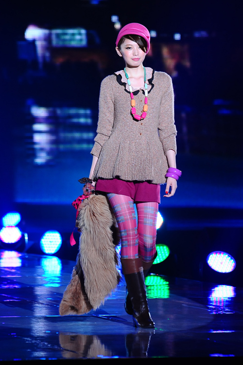 東京ランウェイ 2012A/W 2ndステージ - EMODAなどの人気ブランド、ベッキーや小島よしおも出演｜写真73