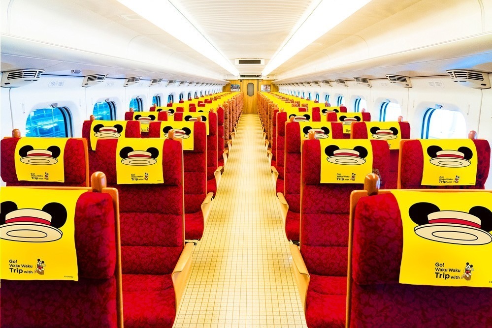 ミッキーマウスの新幹線が博多 熊本 鹿児島中央間を運行 限定グッズ販売も ファッションプレス