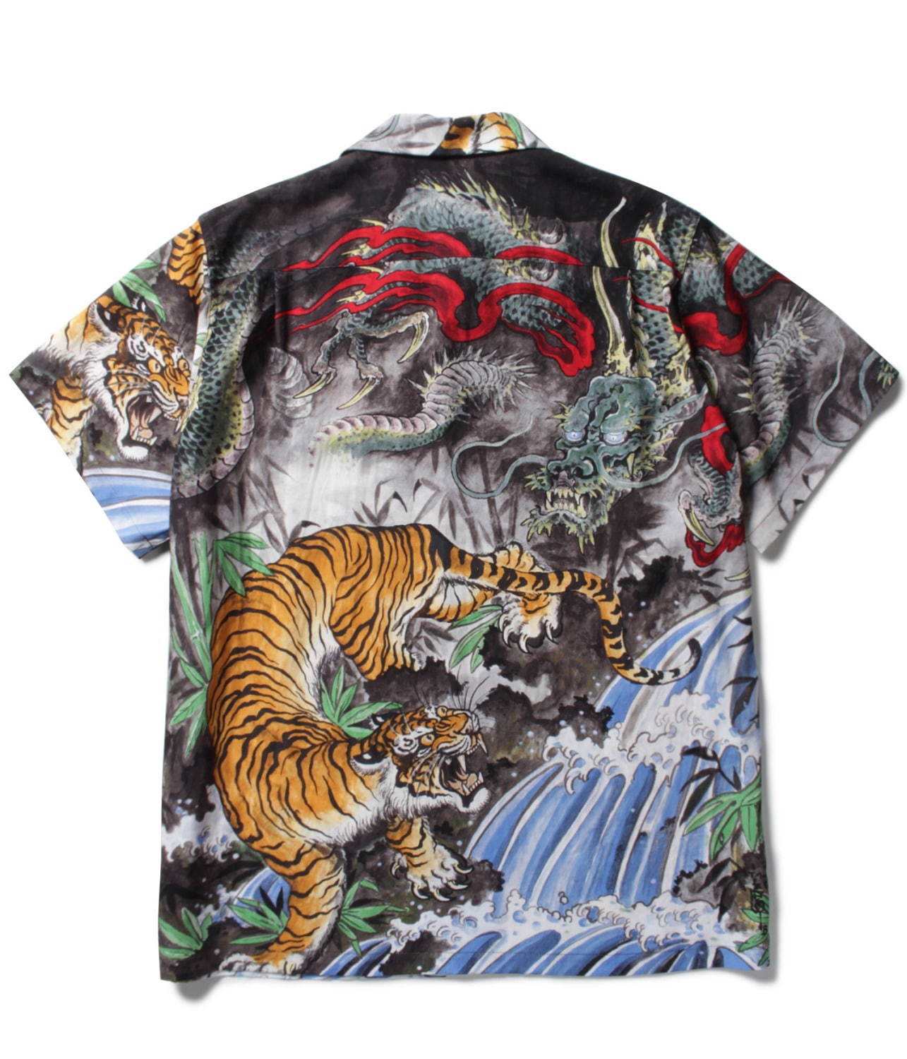 ワコマリア“虎”や“龍”を描いたシャツやスイムショーツ、タトゥー 