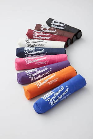 トラディショナル ウェザーウェア 110g の軽量折り畳み傘 カラーバリエーション豊富に ファッションプレス