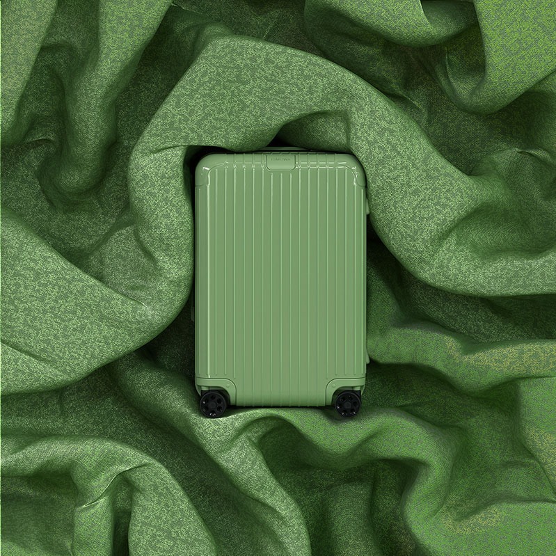 リモワ新色スーツケース“空から見た美しい場所”から着想の爽やかな4色｜写真17