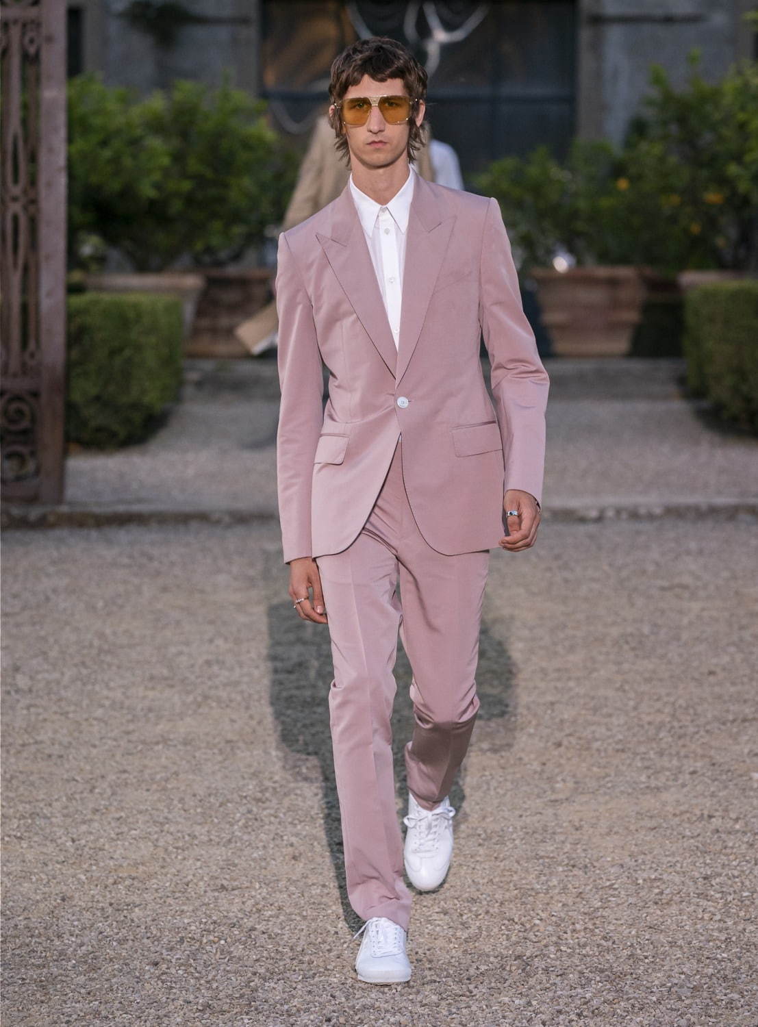写真15 42 メンズ ピンクのテイラードジャケットを使ったコーディネート着用 コレクションルックギャラリー ファッションプレス