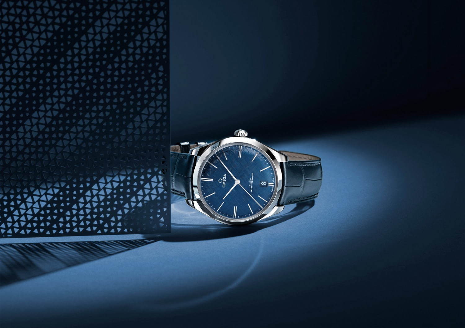 オメガの定番ドレスウォッチ トレゾア メンズ新モデル ベーシックかつ実用的な腕時計 ファッションプレス