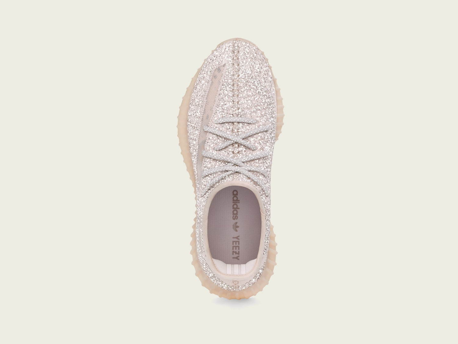 アディダス + カニエ・ウエストのスニーカー「YEEZY BOOST」に淡い