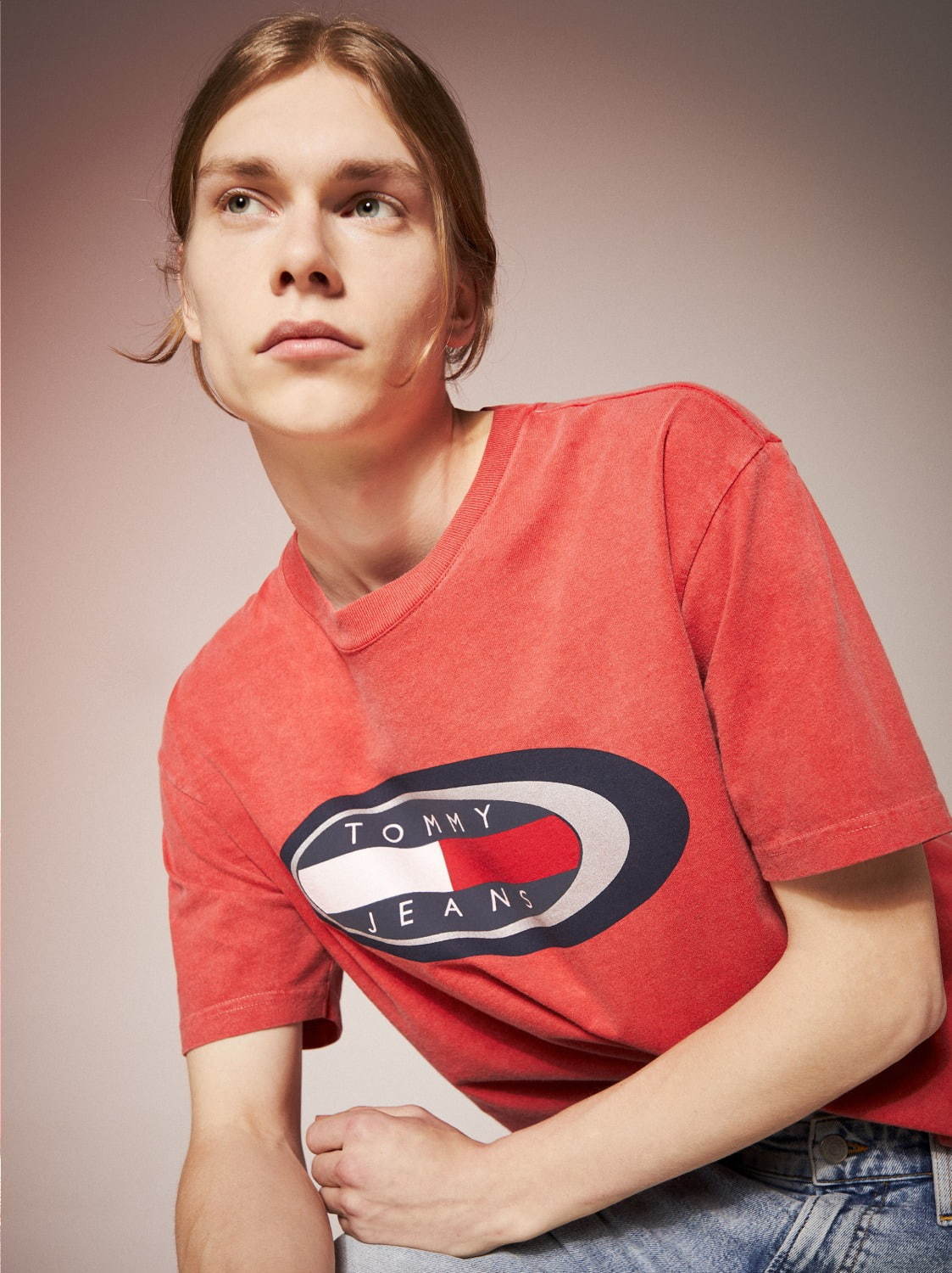トミー ジーンズ、90年代スターロゴを現代に再解釈したTシャツ