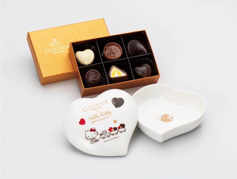 GODIVA オータム ハローキティ セット(6粒入) 5,000円＋税
© 1976, 2019 SANRIO CO., LTD. APPROVAL No. G601764