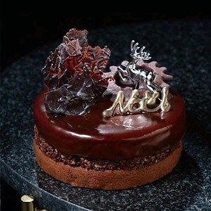 阪急うめだ本店のクリスマスケーキ 花咲く純白のケーキや 大聖堂 モチーフなど ファッションプレス