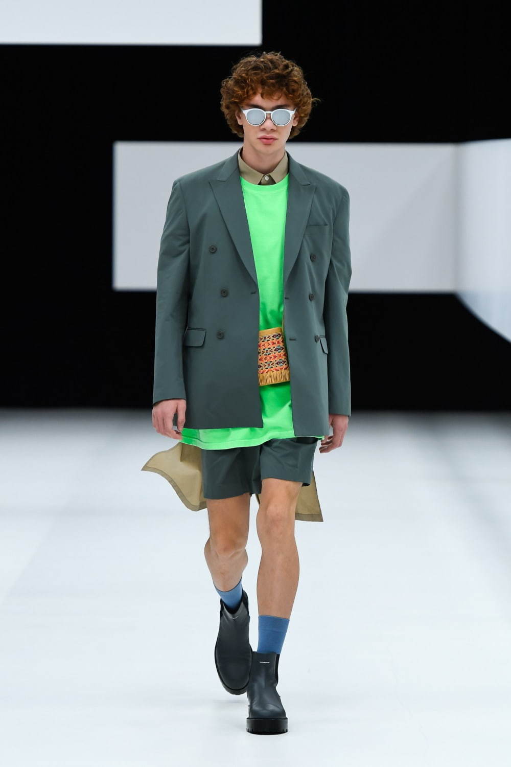 メンズ 緑のダブルジャケットを使ったコーディネート ファッションプレス