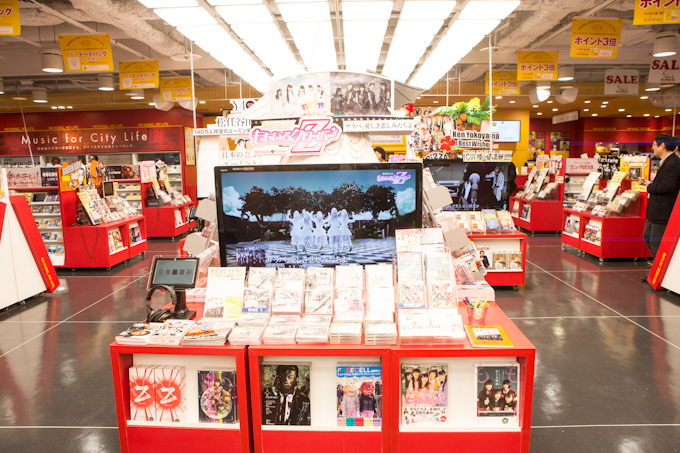 タワーレコード渋谷店がリニューアルオープン - 本を閲覧できるカフェやイベントスペースも新設｜写真3