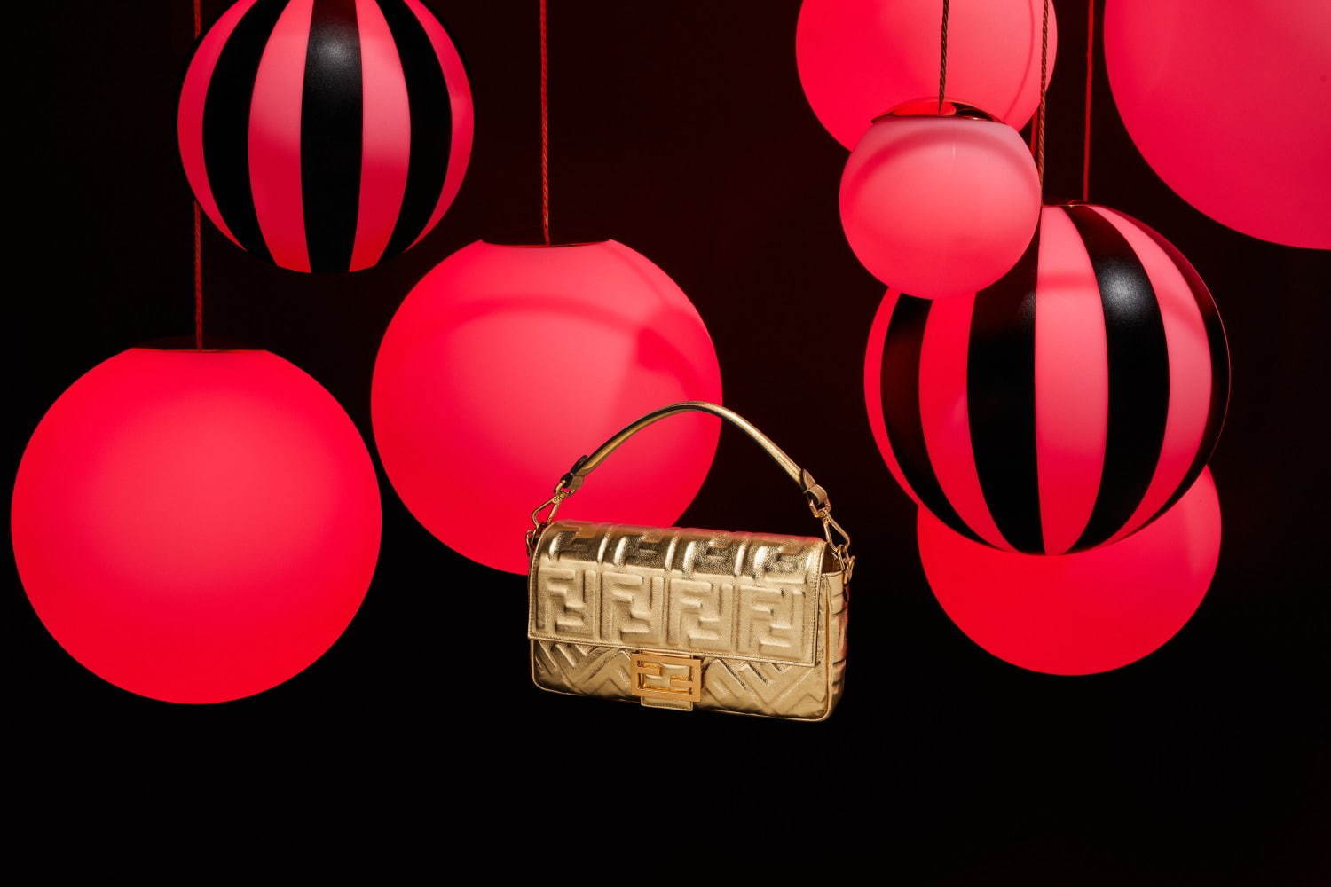 フェンディ(FENDI) メタリック バイブス｜写真2