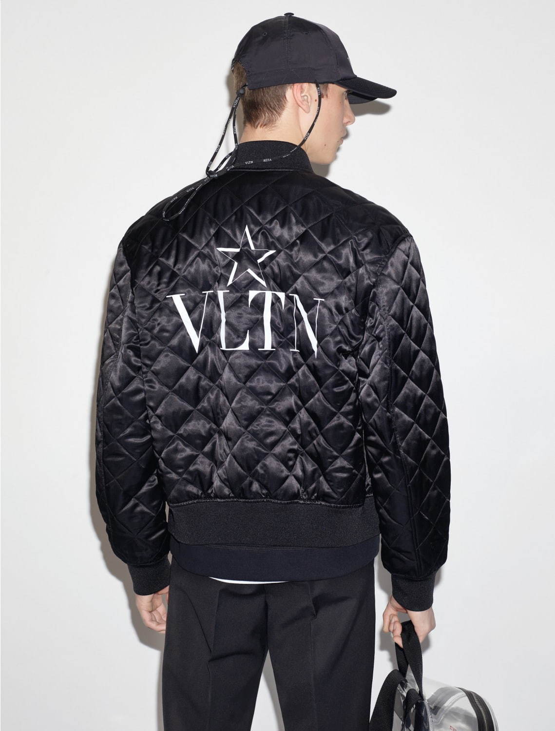 ヴァレンティノ(VALENTINO) VLTN スター｜写真2