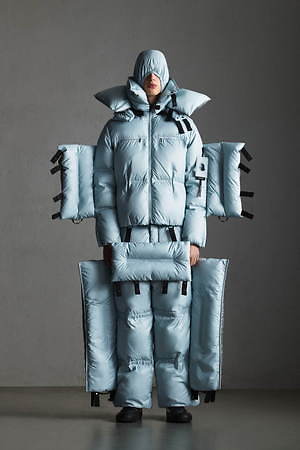 公式サイト ジーニアス モンクレール MONCLER CRAIG フィギュア GREEN