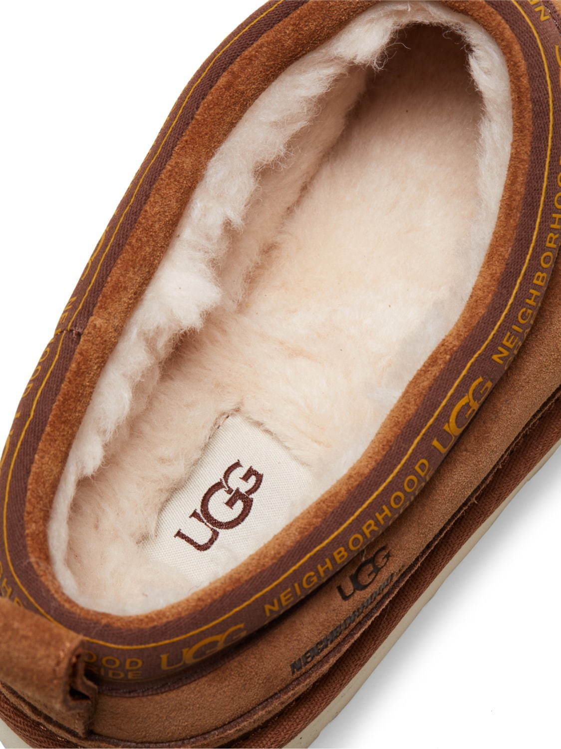 UGG×ネイバーフッドの限定チャッカブーツやスエードシューズ、フーディーやタイダイTシャツなども｜写真8